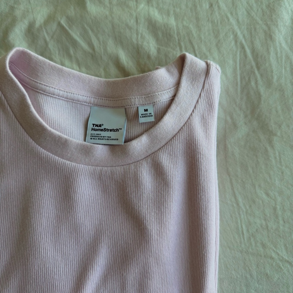 Aritzia TNA Homestretch Ribbed Tee Light Pink Lilac
